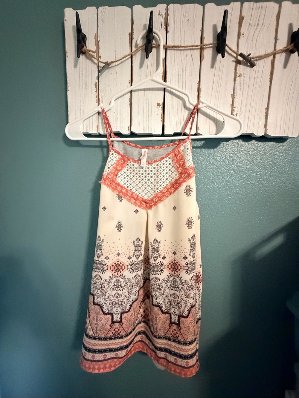 Xhilaration Heather Gray Top with Rust Bandana Trim